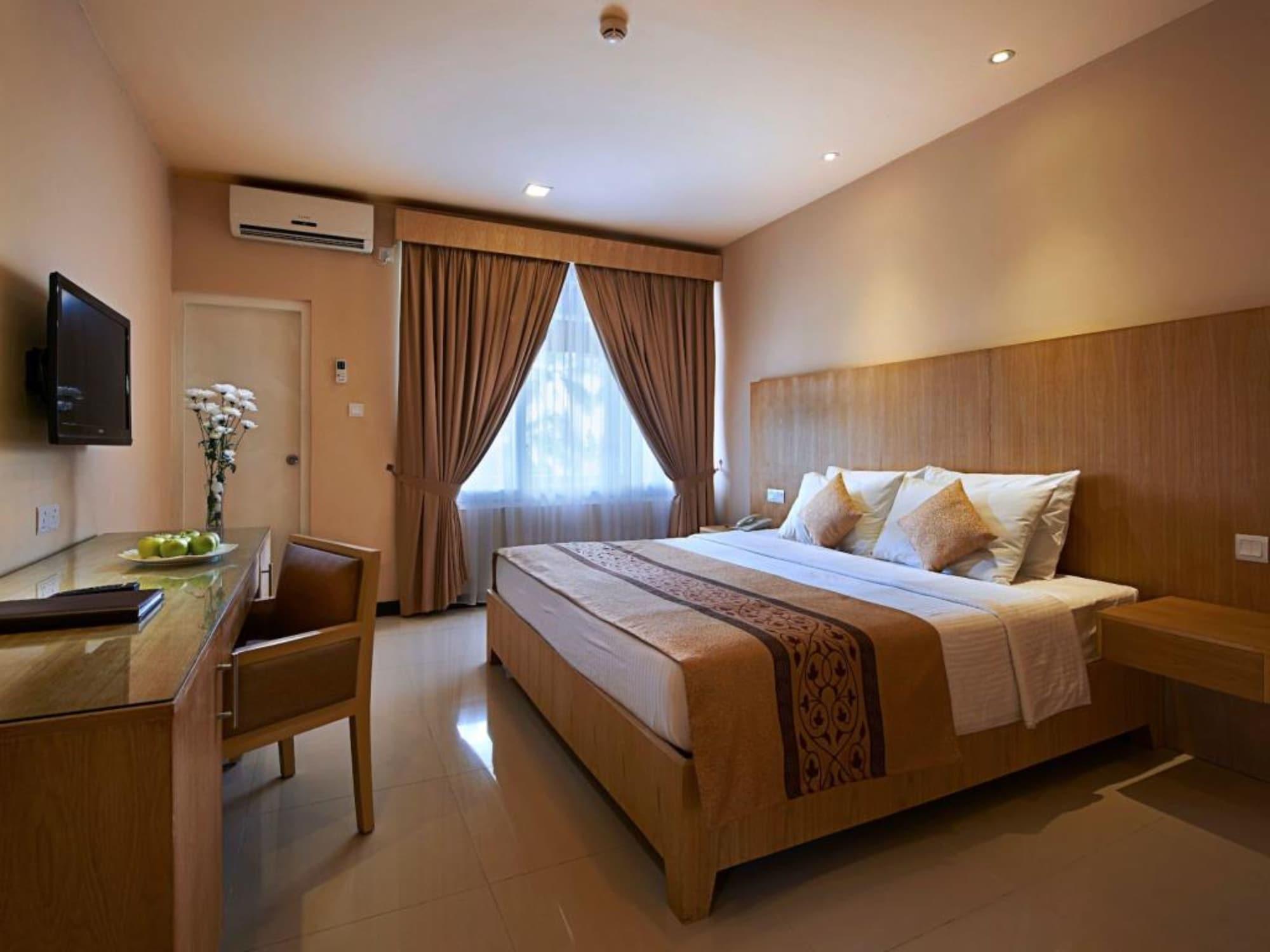 Отель Berjaya Colombo