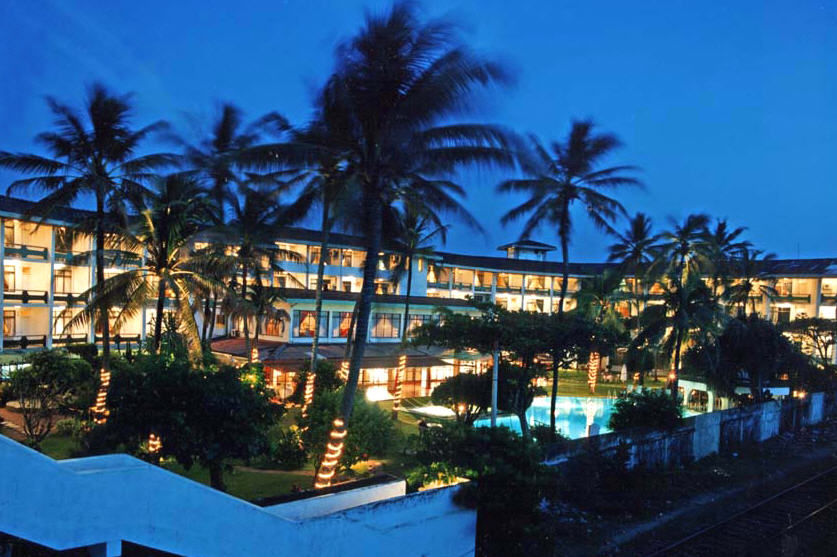 होटल Berjaya Colombo 3*