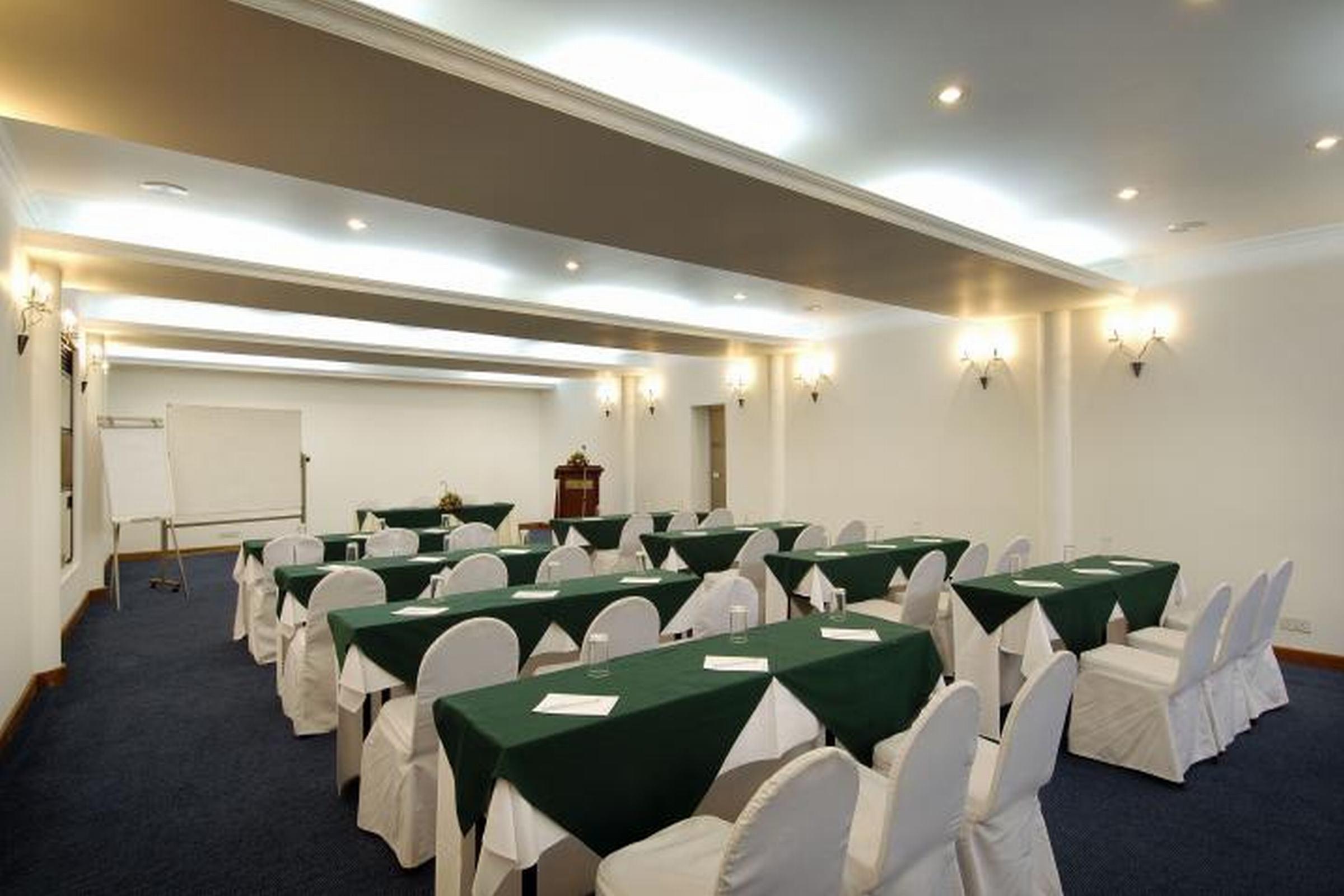 Hotel Berjaya Colombo 3*